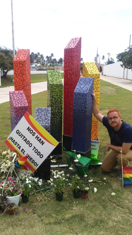 El escritor queer David Caleb Acevedo. Foto por Patsy Livmar González